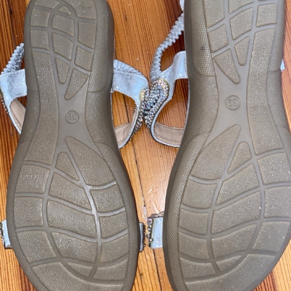 Sandals - Picture 3 of 4